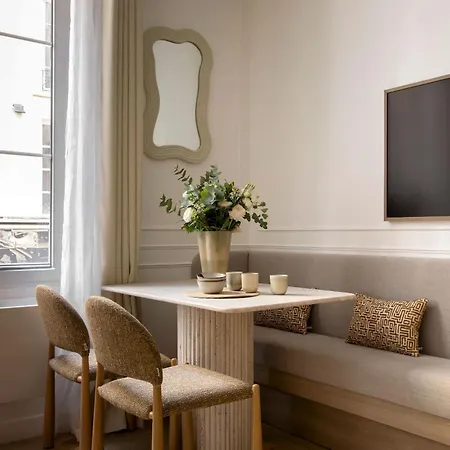 Stunning With Ac - Center Of Paris