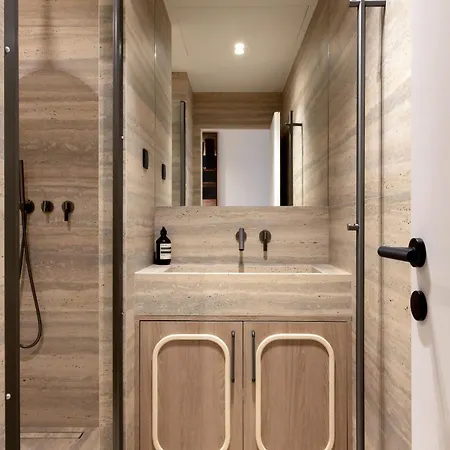 Stunning With Ac - Center Of