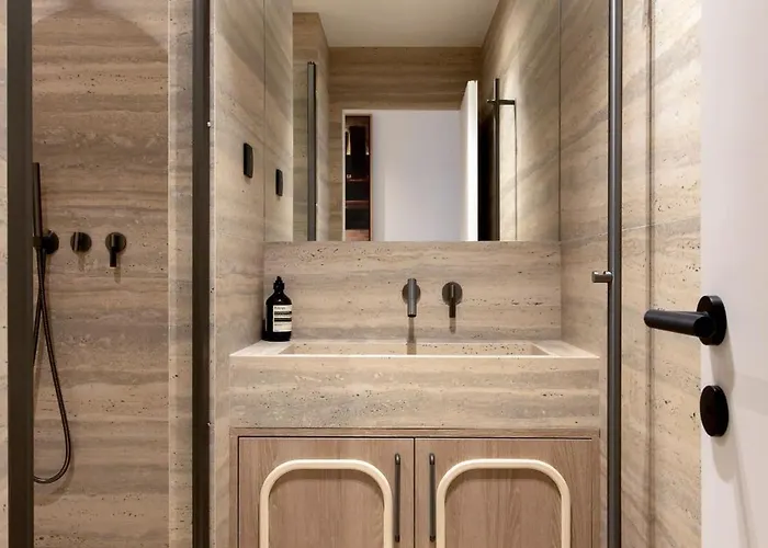 Stunning With Ac - Center Of