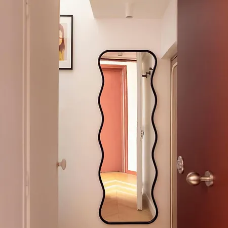 Stunning With Ac - Center Of